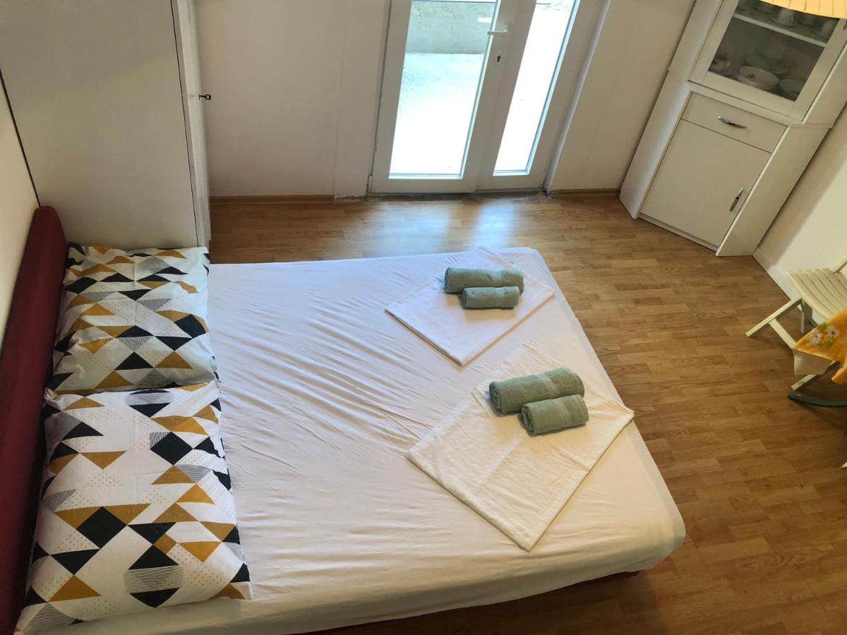 Apartmani Glavina ザオストログ エクステリア 写真