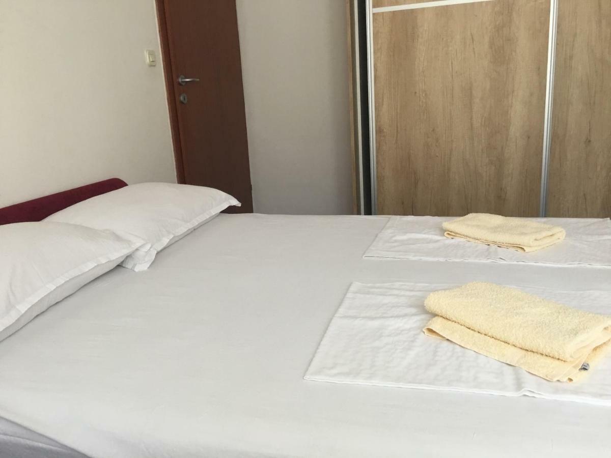 Apartmani Glavina ザオストログ エクステリア 写真