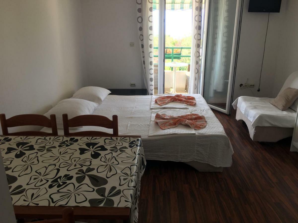 Apartmani Glavina ザオストログ エクステリア 写真